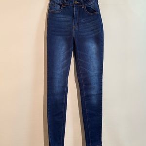 Bamboo - High rise skinny jeans. Size 5